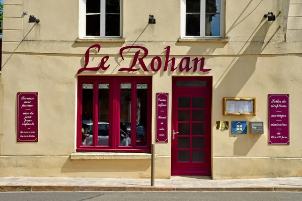 Vigny, Francia - 24 de mayo 2019: restaurante — Foto de Stock