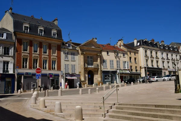 Pontoise, Francja-Czerwiec 2 2019: miasto historyczne — Zdjęcie stockowe