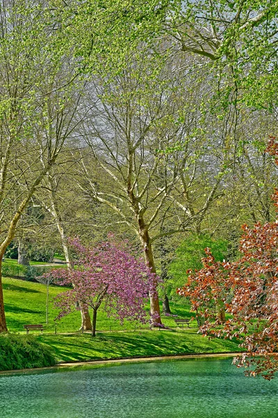 Poissy; france - 11. April 2019: der meissonier park — Stockfoto
