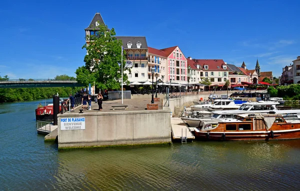 Cergy; France - june 2 2019 : Port Cergy — Stock Photo, Image