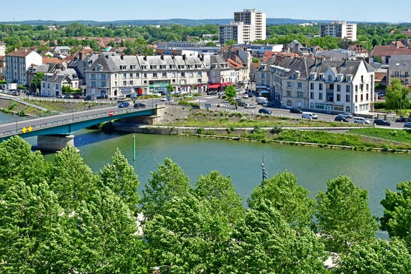 Pontoise , France - june 2 2019 : historical city — Stock Photo, Image