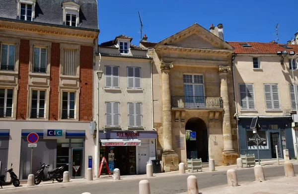 Pontoise, Frankrijk-juni 2 2019: historische stad — Stockfoto