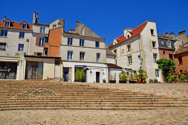 Pontoise, Francie-Červen 2 2019: historické město — Stock fotografie