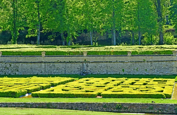 Villarceaux, Francia - 15 de mayo de 2019: castillo histórico — Foto de Stock