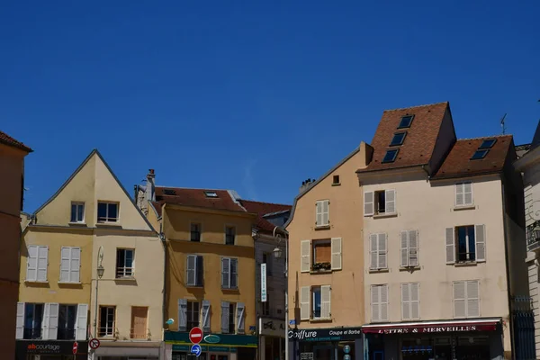 Pontoise, França - 2 de junho de 2019: cidade histórica — Fotografia de Stock