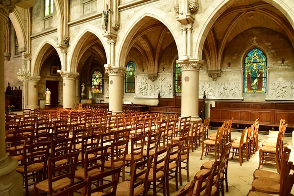 Vigny , France - may 24 2019 : the Saint Medard church — Stock Photo, Image