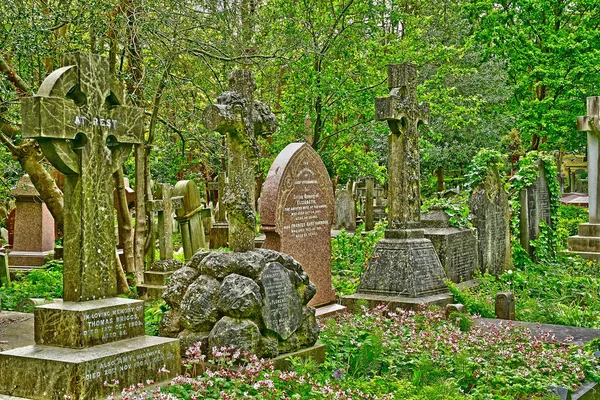 Londres, Inglaterra - 6 de maio de 2019: Cemitério Highgate — Fotografia de Stock