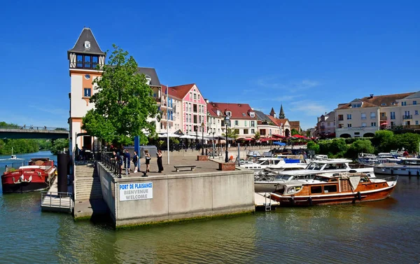 Cergy; France - june 2 2019 : Port Cergy — Stock Photo, Image