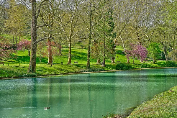 Poissy; Francia - 11 aprile 2019: il parco Meissonier — Foto Stock
