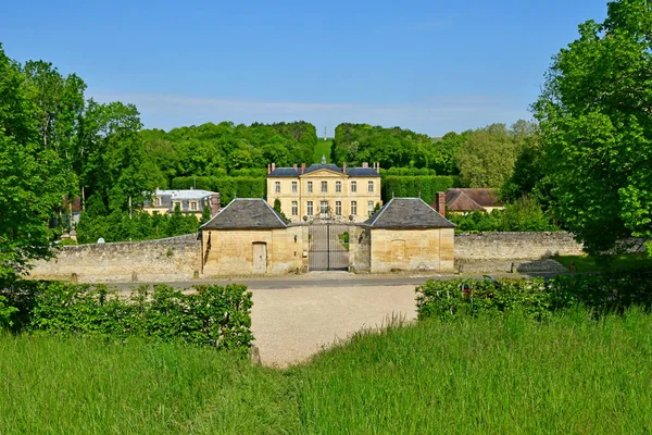 Condecourt, Frankrijk-mei 24 2019: kasteel van Villette — Stockfoto