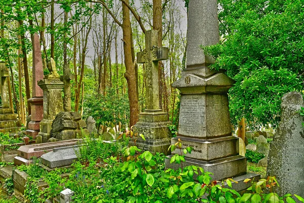 लंदन, इंग्लैंड 6 मई 2019: हाईगेट कब्रिस्तान — स्टॉक फ़ोटो, इमेज