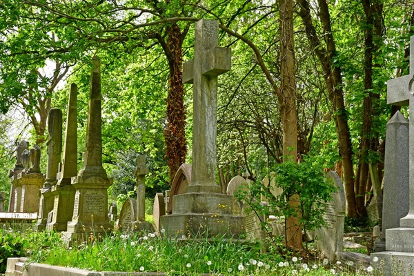 Londres, Inglaterra - 6 de mayo de 2019: Cementerio de Highgate — Foto de Stock