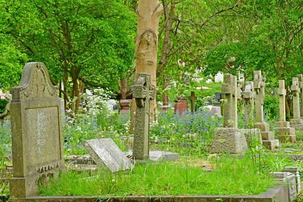 Londres, Inglaterra - 6 de maio de 2019: Cemitério Highgate — Fotografia de Stock