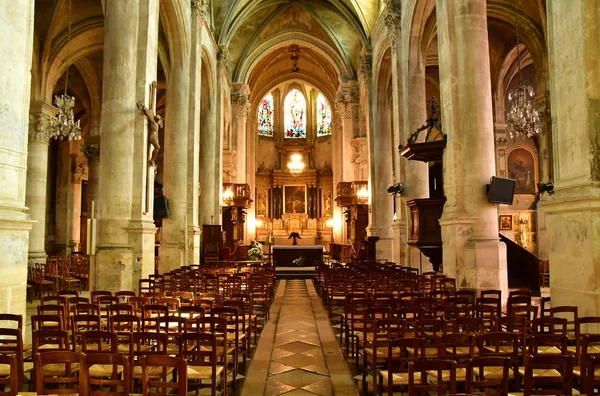 Pontoise, Francia - 2 giugno 2019: Cattedrale di San Maclou — Foto Stock