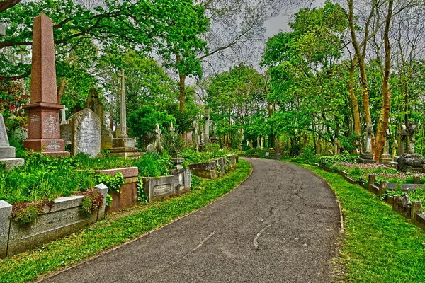 Londres, Inglaterra - 6 de maio de 2019: Cemitério Highgate — Fotografia de Stock