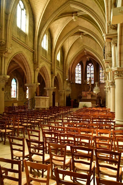 Vigny , France - may 24 2019 : the Saint Medard church — Stock Photo, Image