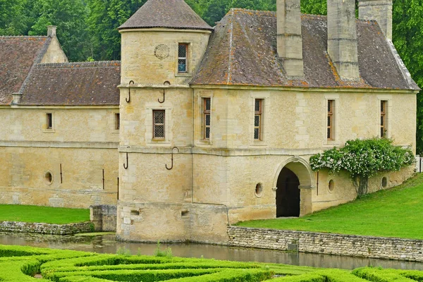 Villarceaux, França - 9 de junho de 2019: castelo histórico — Fotografia de Stock