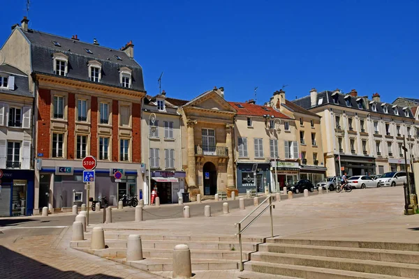 Pontoise, Frankrijk-juni 2 2019: historische stad — Stockfoto