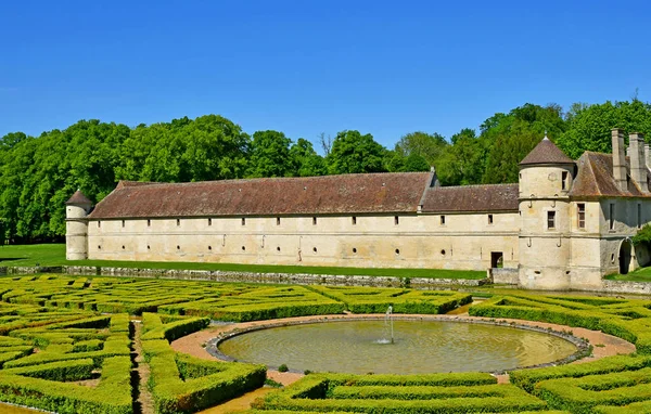 Villarceaux, Francja-maj 15 2019: historyczny zamek — Zdjęcie stockowe