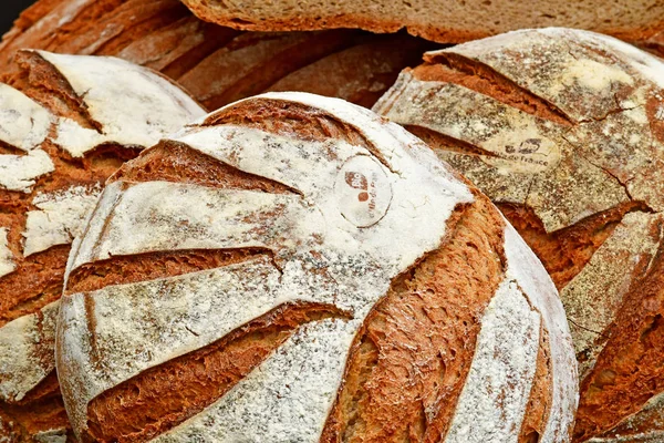 法国比利亚尔考 - 2019年6月9日 ： 有机面包 — 图库照片