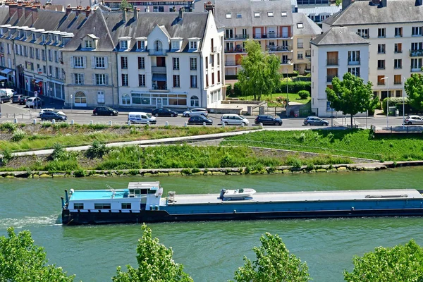 Pontoise, France - june 2 2019: historical city — стоковое фото