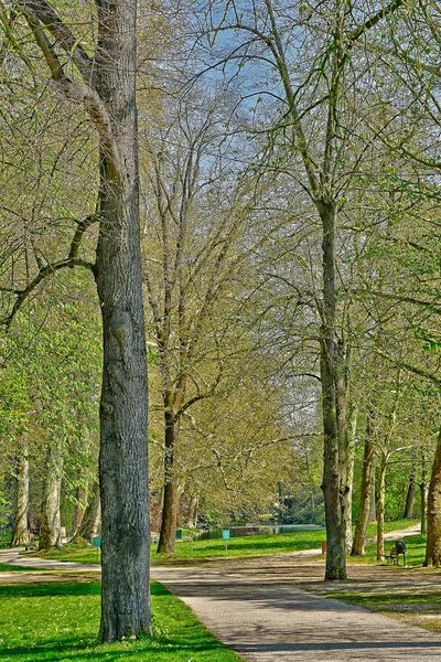 Poissy; Francia - 11 aprile 2019: il parco Meissonier — Foto Stock