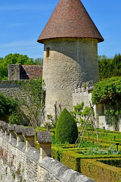 Villarceaux, Francie-květen 15 2019: historický hrad — Stock fotografie