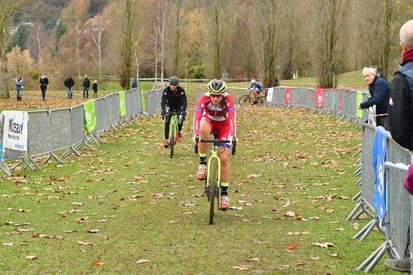 Verneuil sur Seine, Francia - 2 dicembre 2018: ciclo cross — Foto Stock