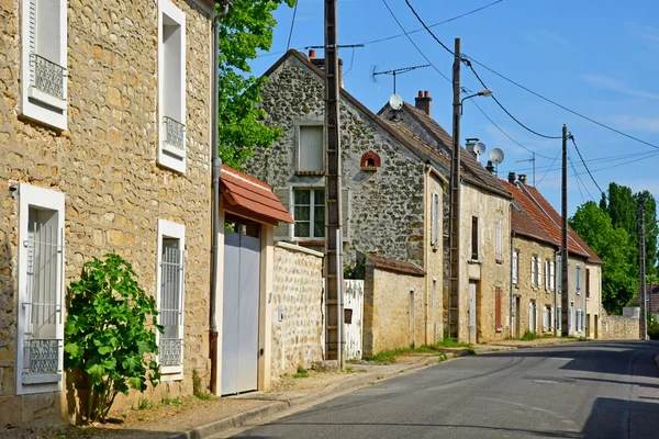 Sagy, Frankrike-maj 24 2019: byn centrerar — Stockfoto