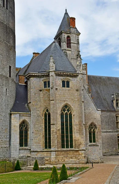 Chateaudun; França - 30 de junho de 2019: o castelo gótico — Fotografia de Stock