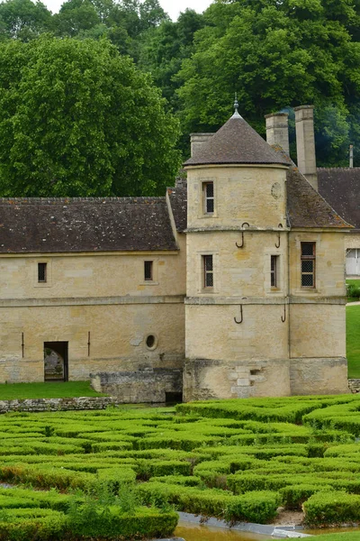 Villarceaux, Francja-Czerwiec 9 2019: historyczny zamek — Zdjęcie stockowe