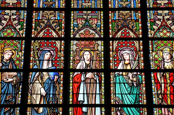 Belgia, viehättävä Notre Dame du Sablon Brysselin kirkko — kuvapankkivalokuva