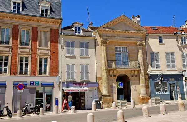 Pontoise, Frankrijk-juni 2 2019: historische stad — Stockfoto