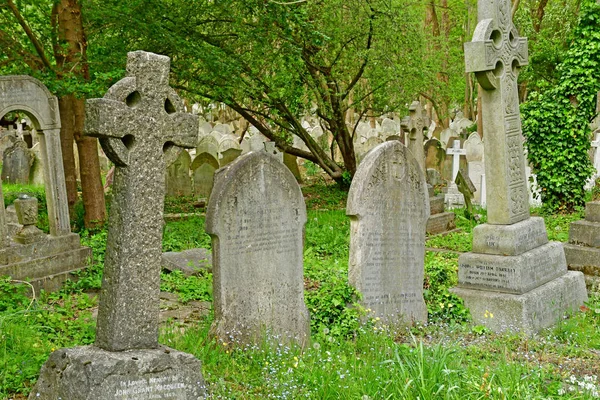 Londres, Inglaterra - 6 de maio de 2019: Cemitério Highgate — Fotografia de Stock