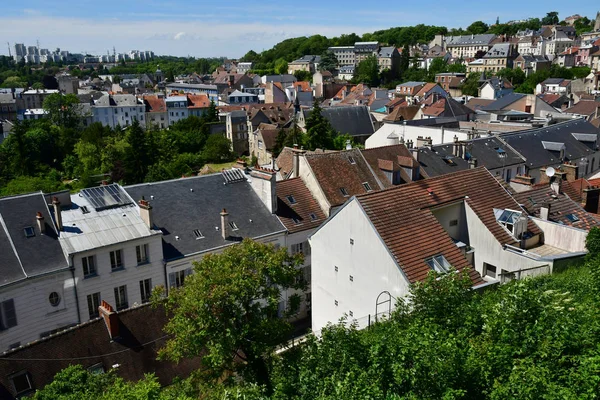 Pontoise, França - 2 de junho de 2019: cidade histórica — Fotografia de Stock