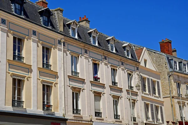 Понтуаз, Франція-2 2019 червня: історичне місто — стокове фото