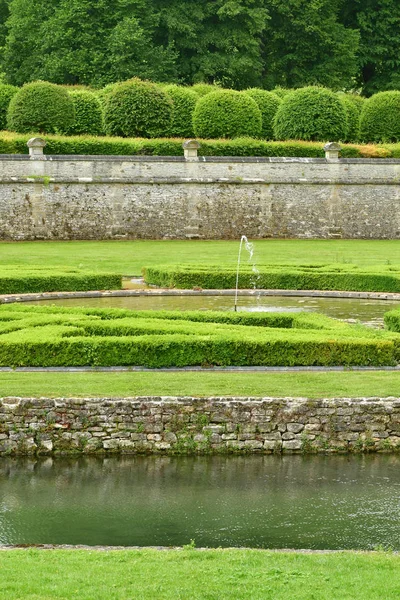 Villarceaux, Francie-červen 9 2019: historický hrad — Stock fotografie