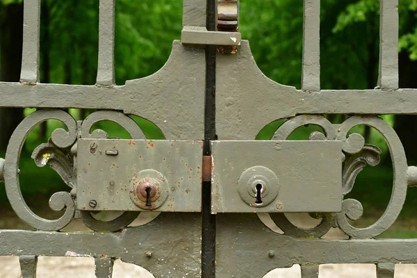 Villarceaux, Francia - 9 de junio de 2019: castillo histórico — Foto de Stock