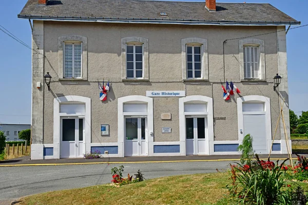 Montoire sur le Loir; Francia - 30 de junio de 2019: estación histórica — Foto de Stock