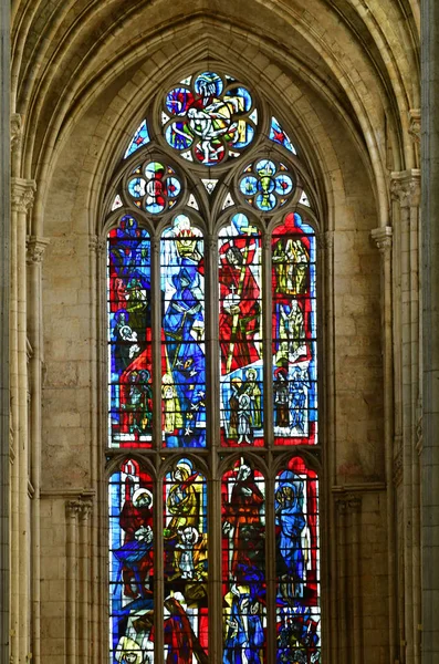 Les Andelys; France - july 2 2019 : collegiate church Notre Dame — стокове фото