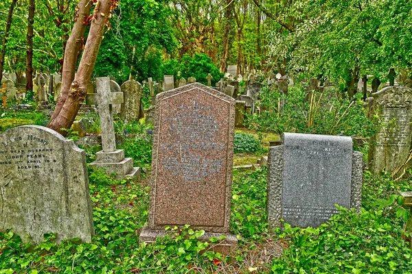 Londres, Inglaterra - 6 de maio de 2019: Cemitério Highgate — Fotografia de Stock