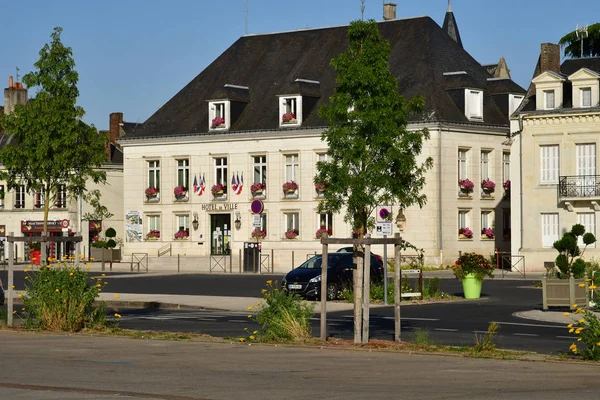 Montoire sur le Loir; Frankrijk-juni 30 2019: pittoreske stad in — Stockfoto
