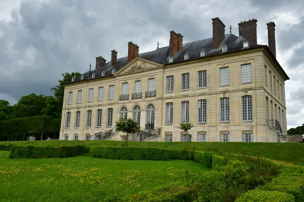 Villarceaux, France - june 9 2019 : historical castle — Stock Photo, Image