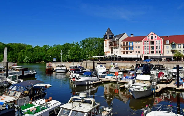 Cergy; frankreich - 2. juni 2019: port cergy — Stockfoto