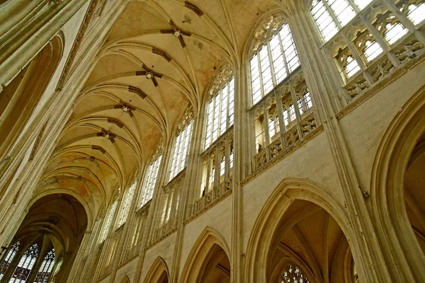 Vendome; France - june 28 2019: the Trinity Abbey of Vendome — Stock Photo, Image