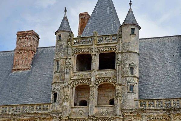 Chateaudun; Francie-červen 30 2019: gotický hrad — Stock fotografie