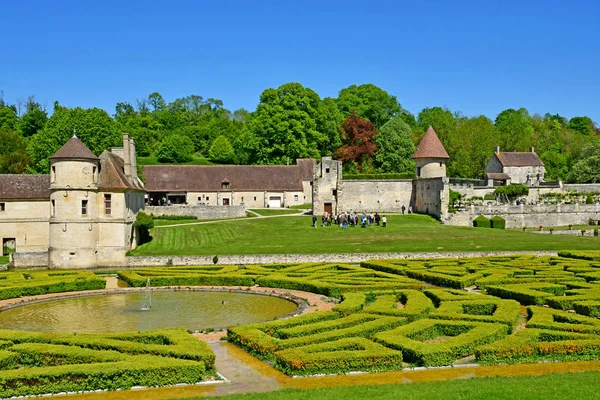 Villarceaux, França - 15 de maio de 2019: castelo histórico — Fotografia de Stock