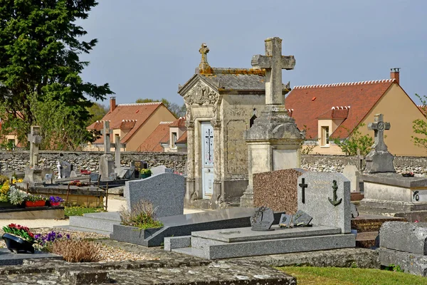 Boisemont, Francja-Kwiecień 15 2019: grób — Zdjęcie stockowe