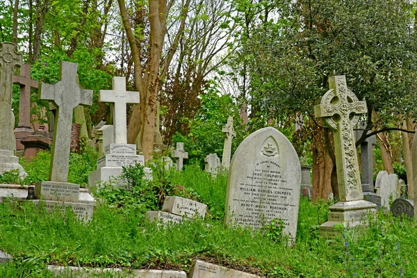 Londres, Inglaterra - 6 de maio de 2019: Cemitério Highgate — Fotografia de Stock