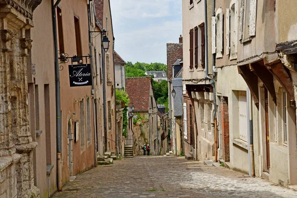 Chateaudun; França - 30 de junho de 2019: o centro da cidade velha — Fotografia de Stock